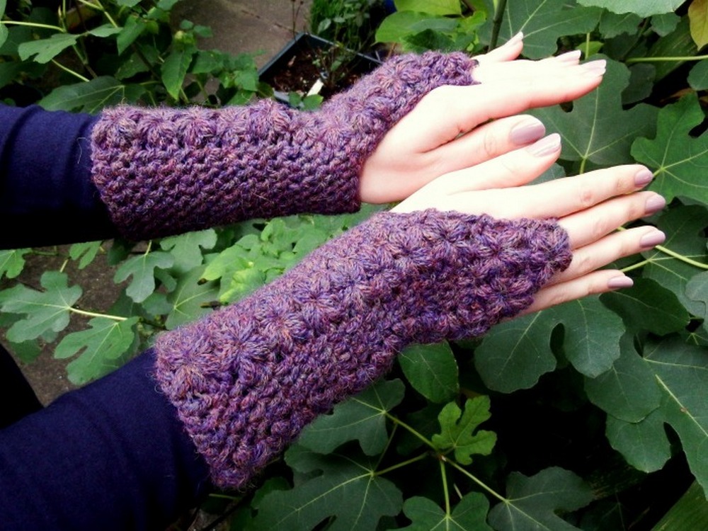 Floral Appliqué Gloves