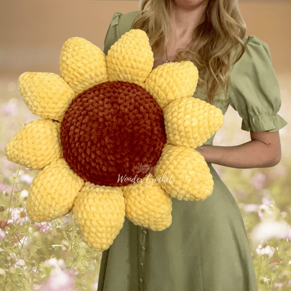 No‑Sew Sunflower Pillow Free Crochet Pattern