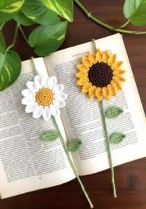 Crochet Single Daisy Leaf Bookmark